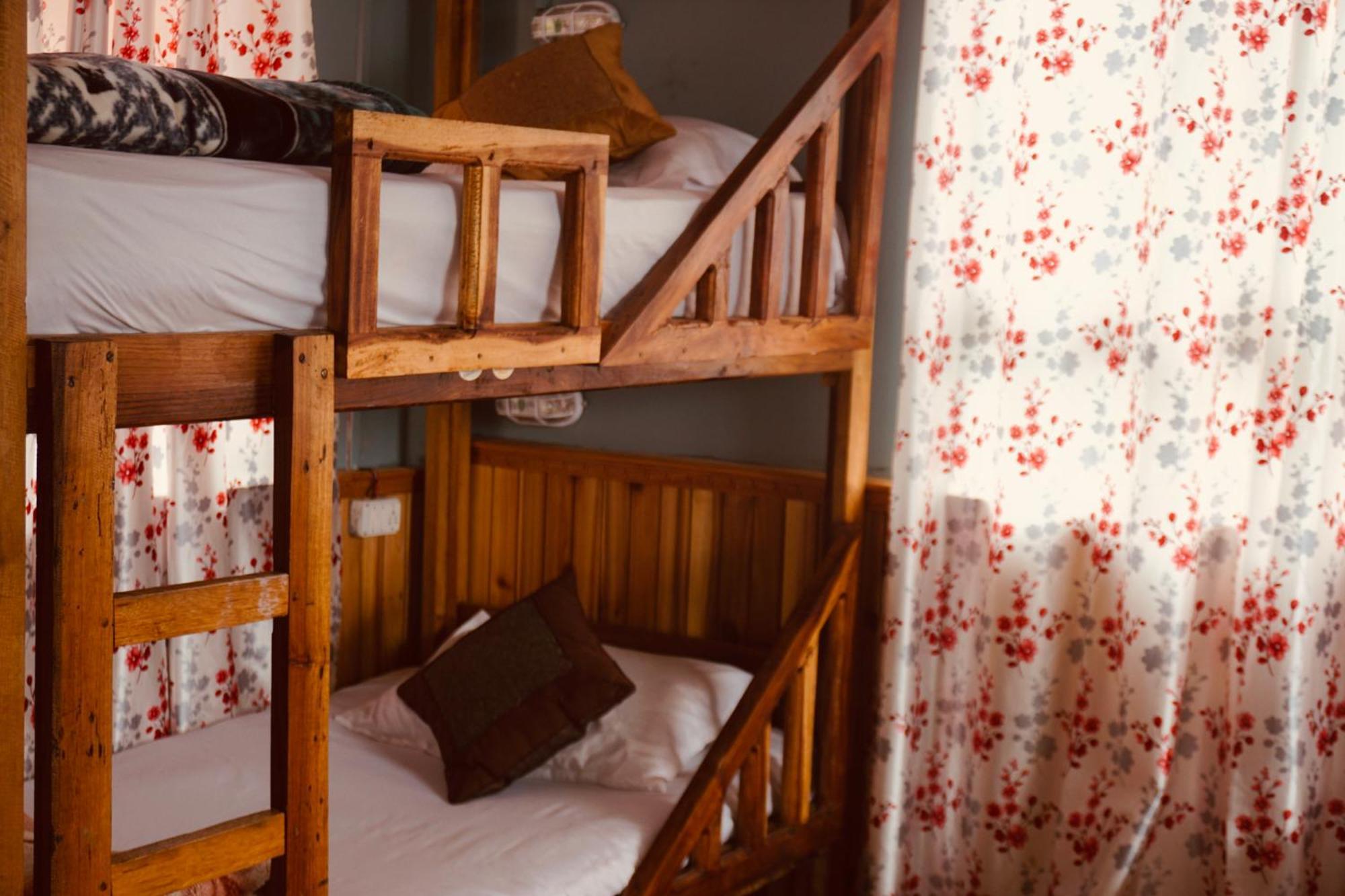 Auberge de jeunesse Wake In Himalayas à Pelling Extérieur photo