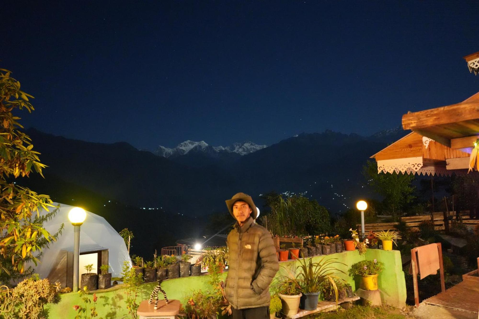 Auberge de jeunesse Wake In Himalayas à Pelling Extérieur photo