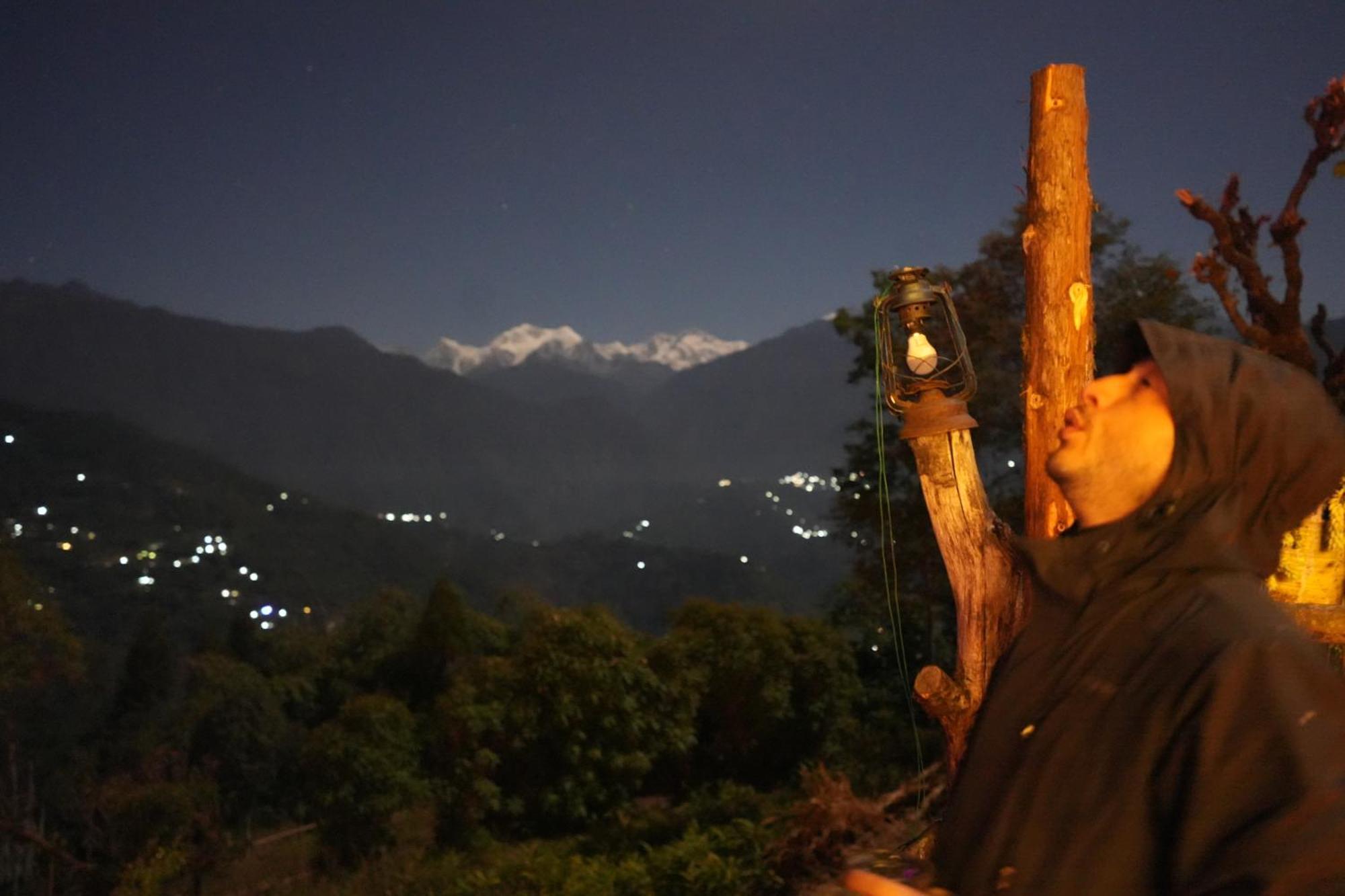 Auberge de jeunesse Wake In Himalayas à Pelling Extérieur photo