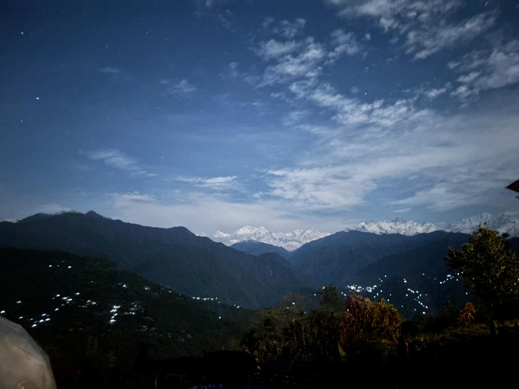 Auberge de jeunesse Wake In Himalayas à Pelling Extérieur photo