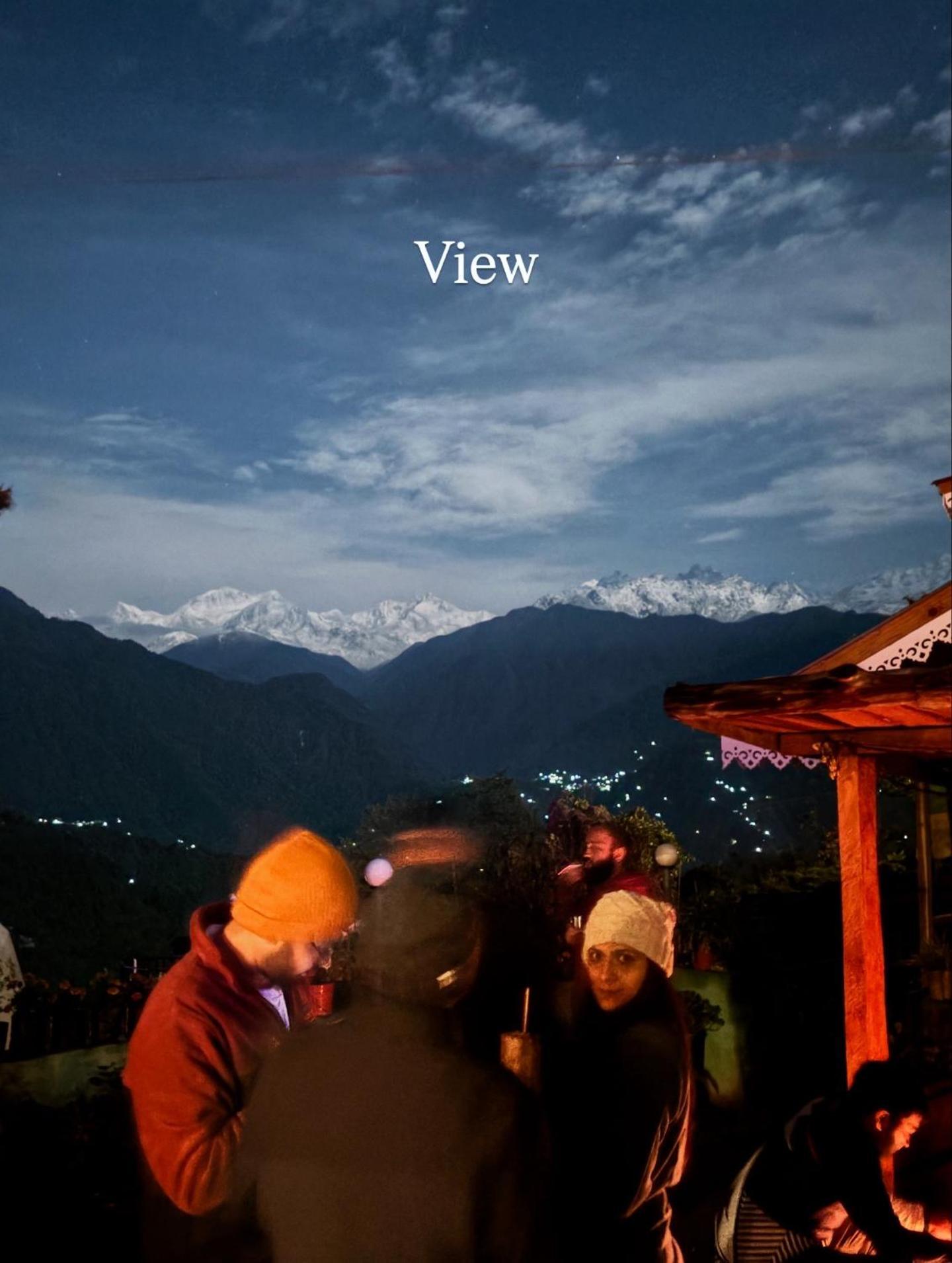 Auberge de jeunesse Wake In Himalayas à Pelling Extérieur photo